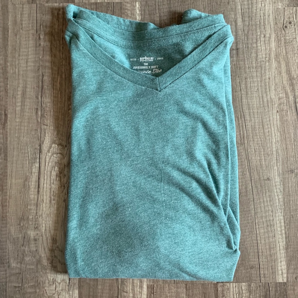 Ultimate Tee V-Nick t-shirt